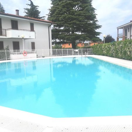 Appartamento a Peschiera del Garda con piscina ID I00538 Esterno foto