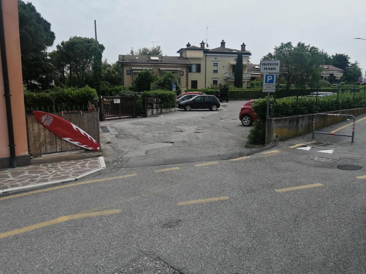 Appartamento a Peschiera del Garda con piscina ID I00538 Esterno foto
